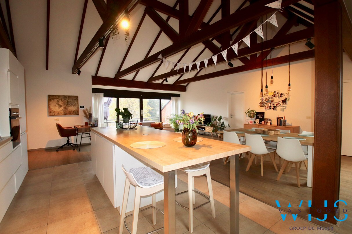 Uniek dakappartement te CENTRUM EVERGEM ! 