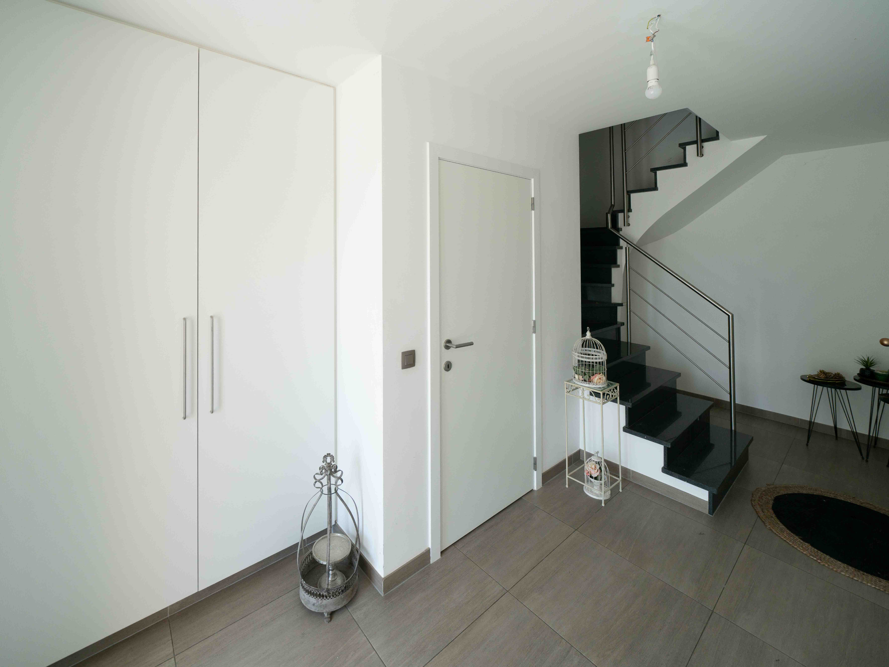 Zéér ruime en recente woning met 3 kamers en 2 badkamers 