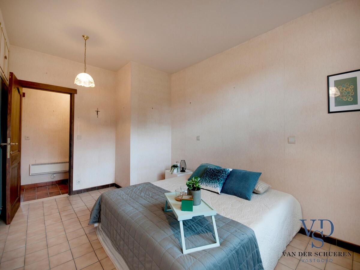 Degelijke villa op bijna 5000 m2 - exclusieve ligging nabij de Schelde in doodlopende straat ! 