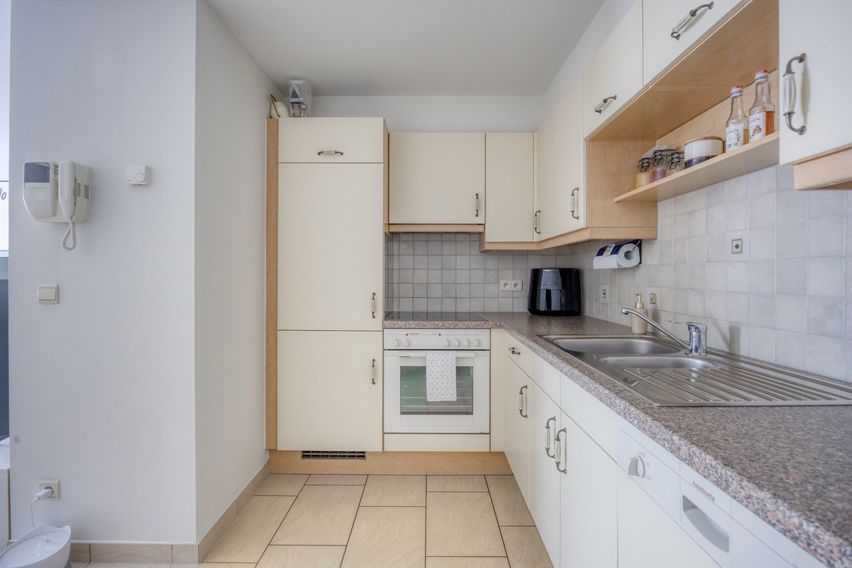 Gelijjkvloers appartement met 1 slaapkamer en staanplaats. 