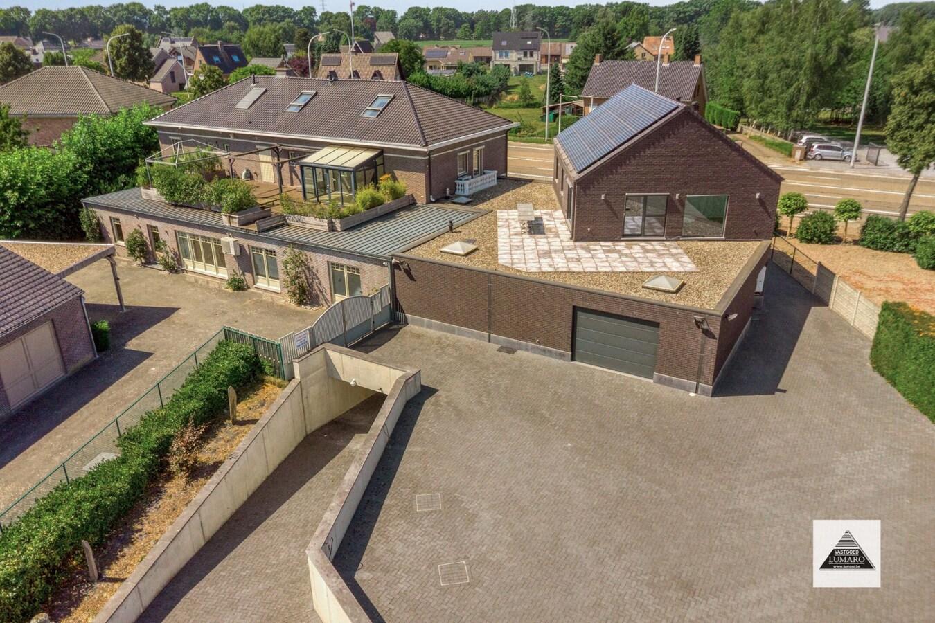 Handelscomplex / Praktijk / Showroom / Horeca / Wellnesskliniek / Villa/ ...op 4.367 m². 