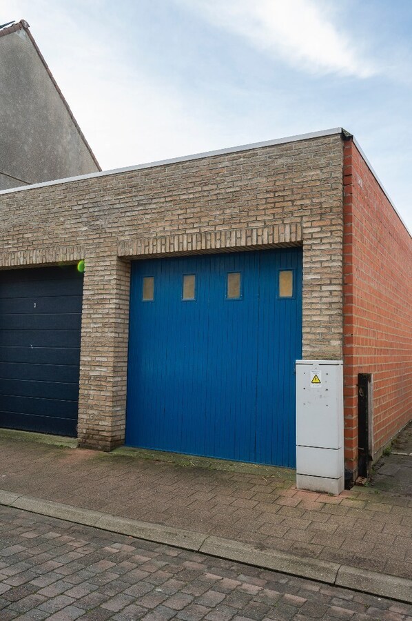 Garage (mogelijkheid om bij te kopen)