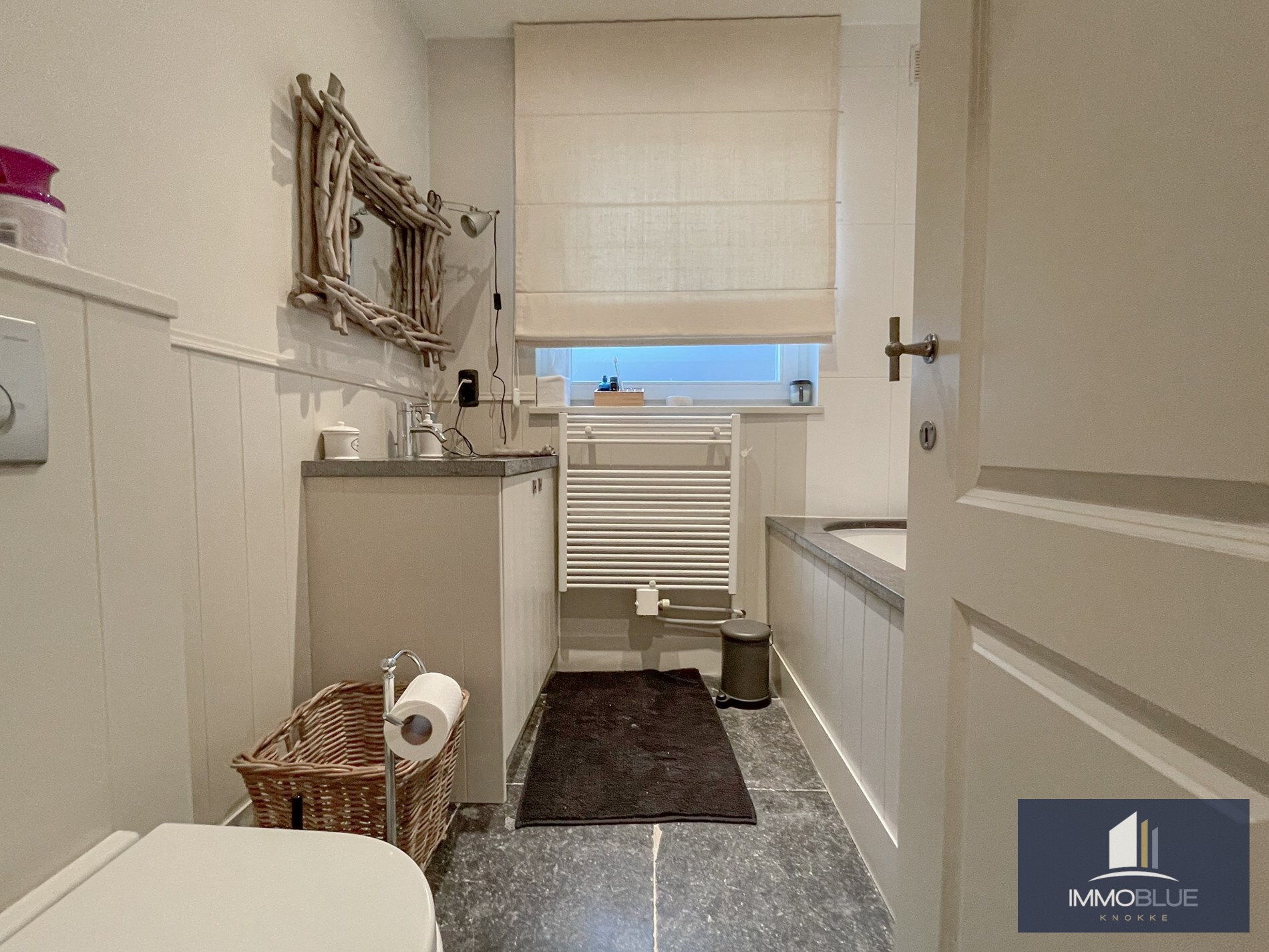 Aangenaam, perfect onderhouden appartement met een ruim terras. 