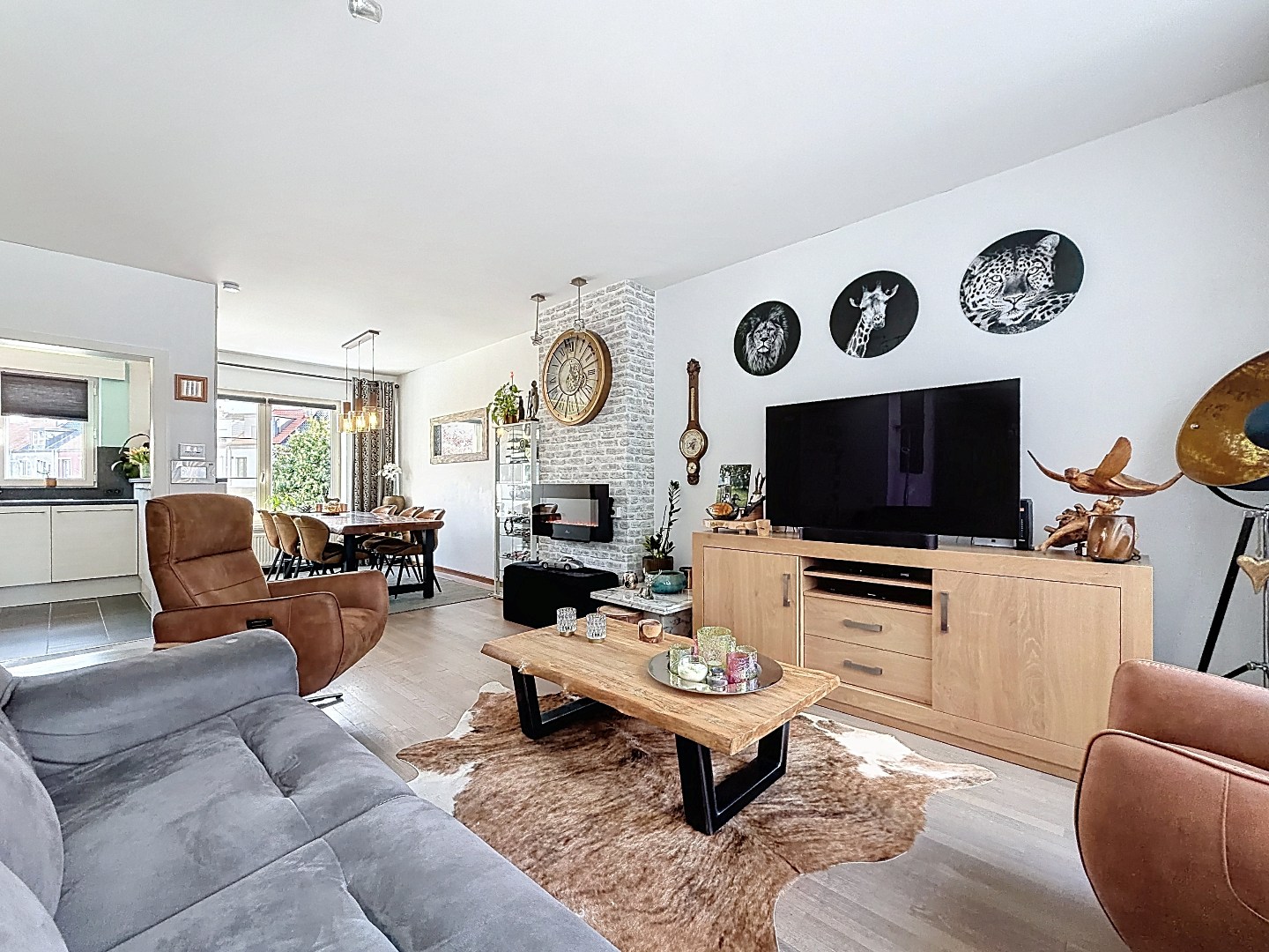 Instapklare bel-etage woning met mooi aangelegde tuin in Merksem 