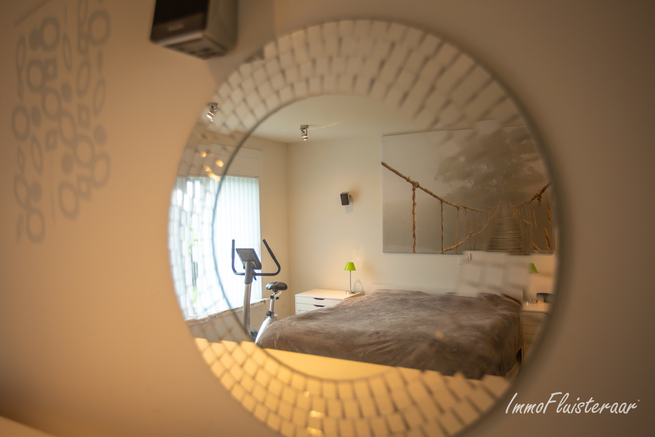 Instapklare moderne bungalowwoning met loods en aanpalende weilanden op 6929m². 