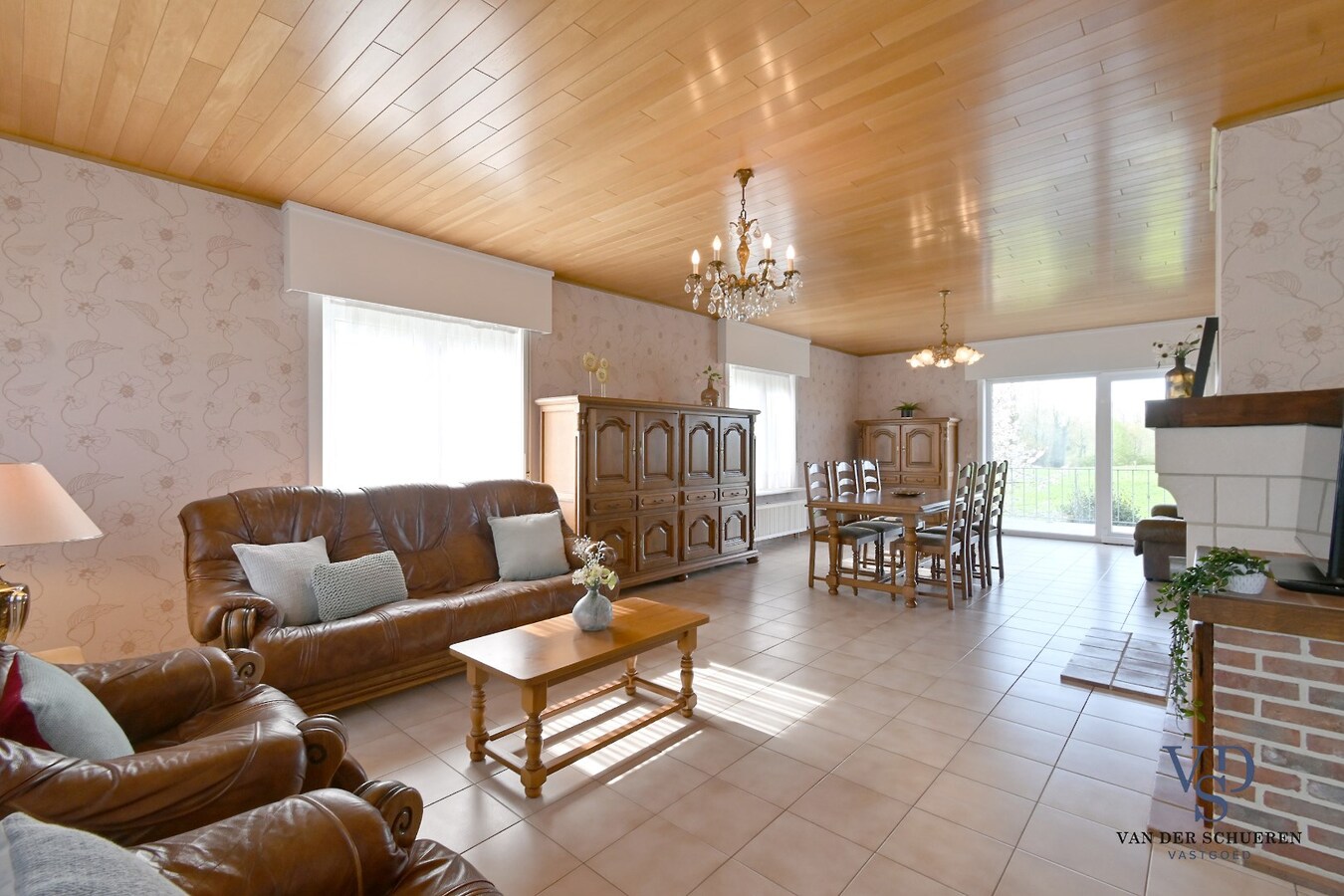 Ruime woning op unieke locatie in het groen, vlakbij Dikkele 