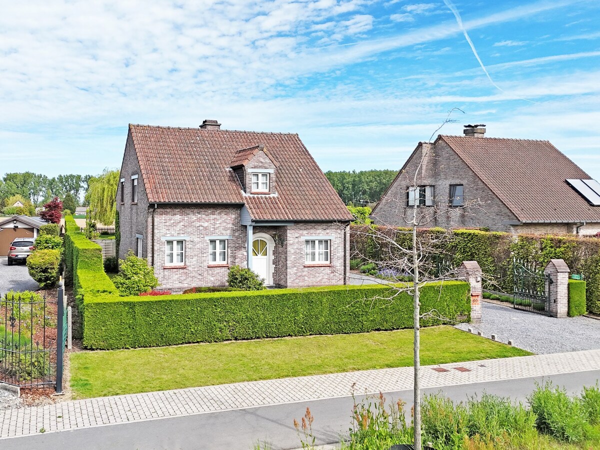 Instapklare OB met ruime garage te Velzeke-Ruddershove 