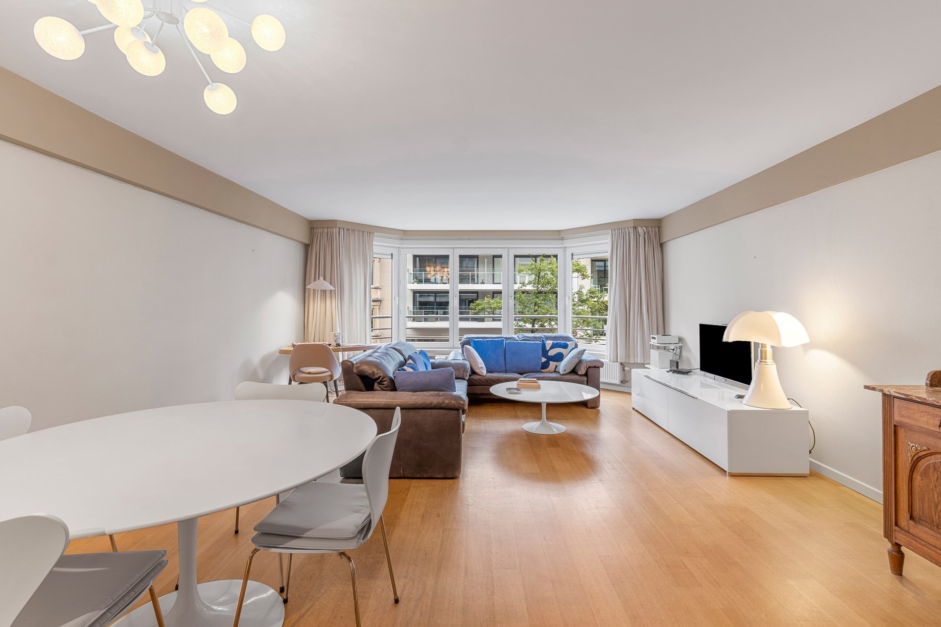 Instapklaar appartement met 2 slaapkamers gelegen in het centrum van Knokke. 