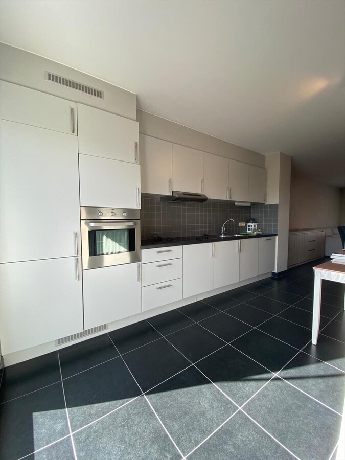 Duplexappartement met zonneterras en parking te Moorslede 