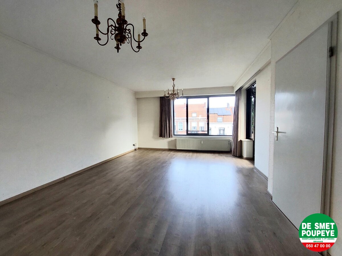 Zonnig hoekappartement met autostaanplaats 