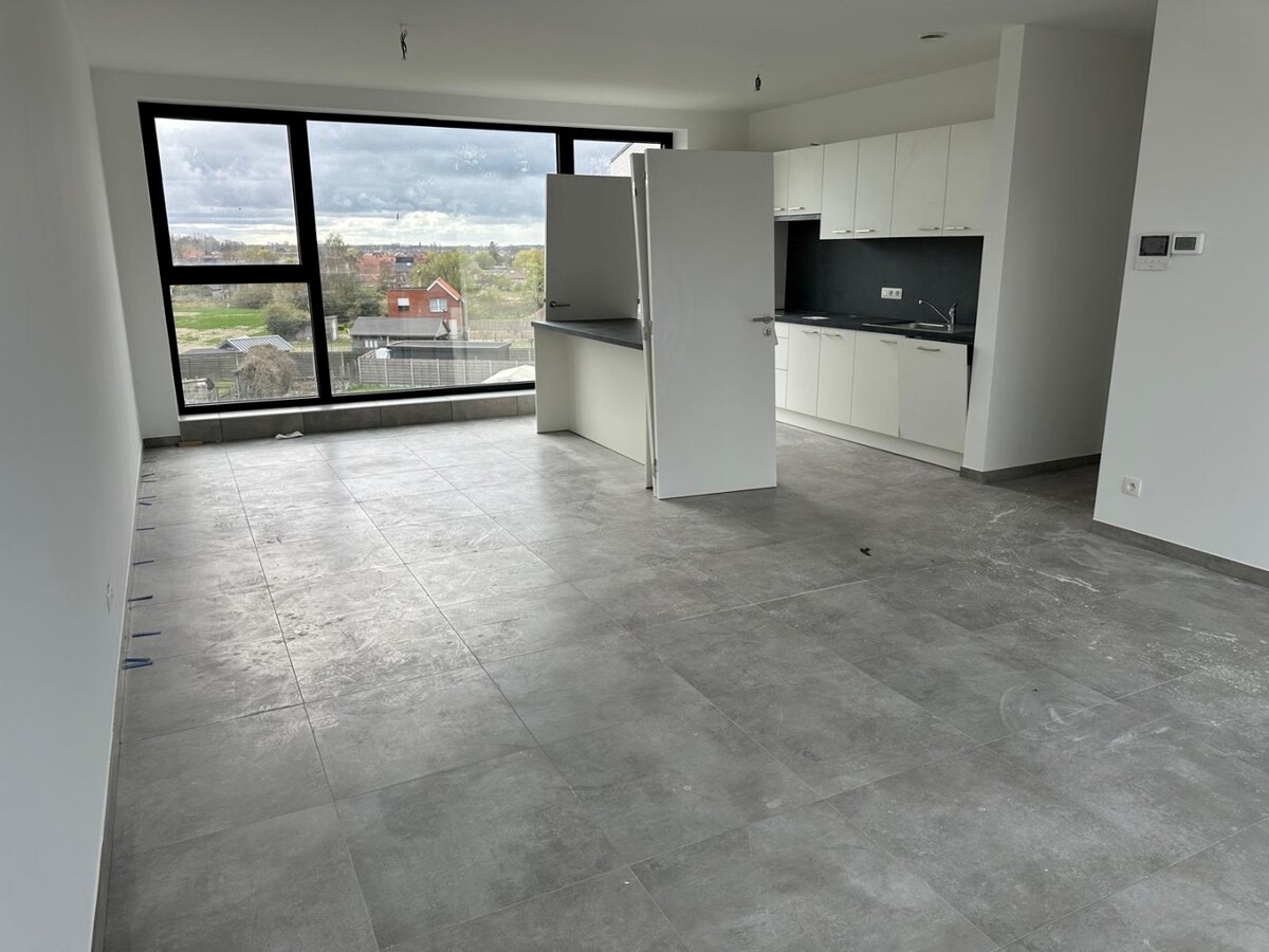 Appartement te huur op 2de verdiep met 2 slaapkamers 