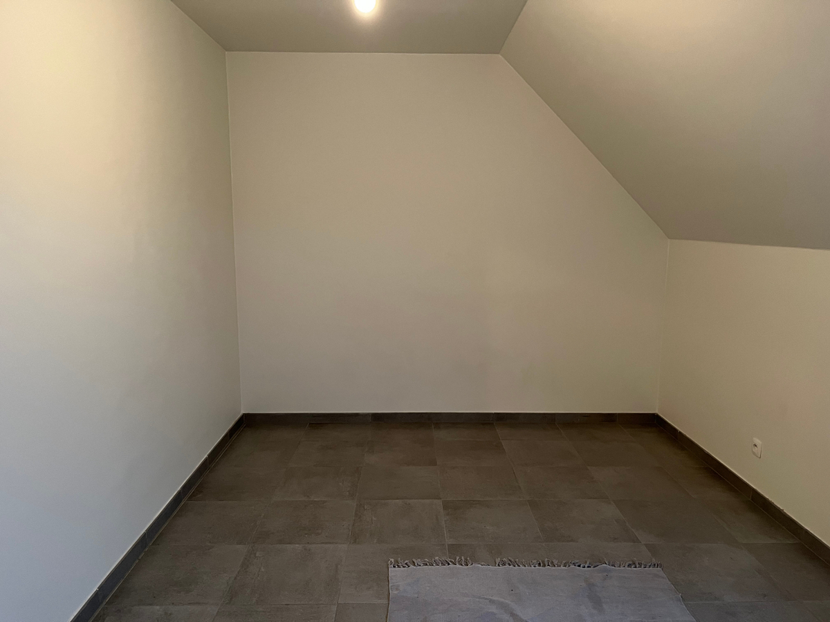 Bijzonder ruim én eigentijds dakappartement. GEEN VASTE KOSTEN ! 