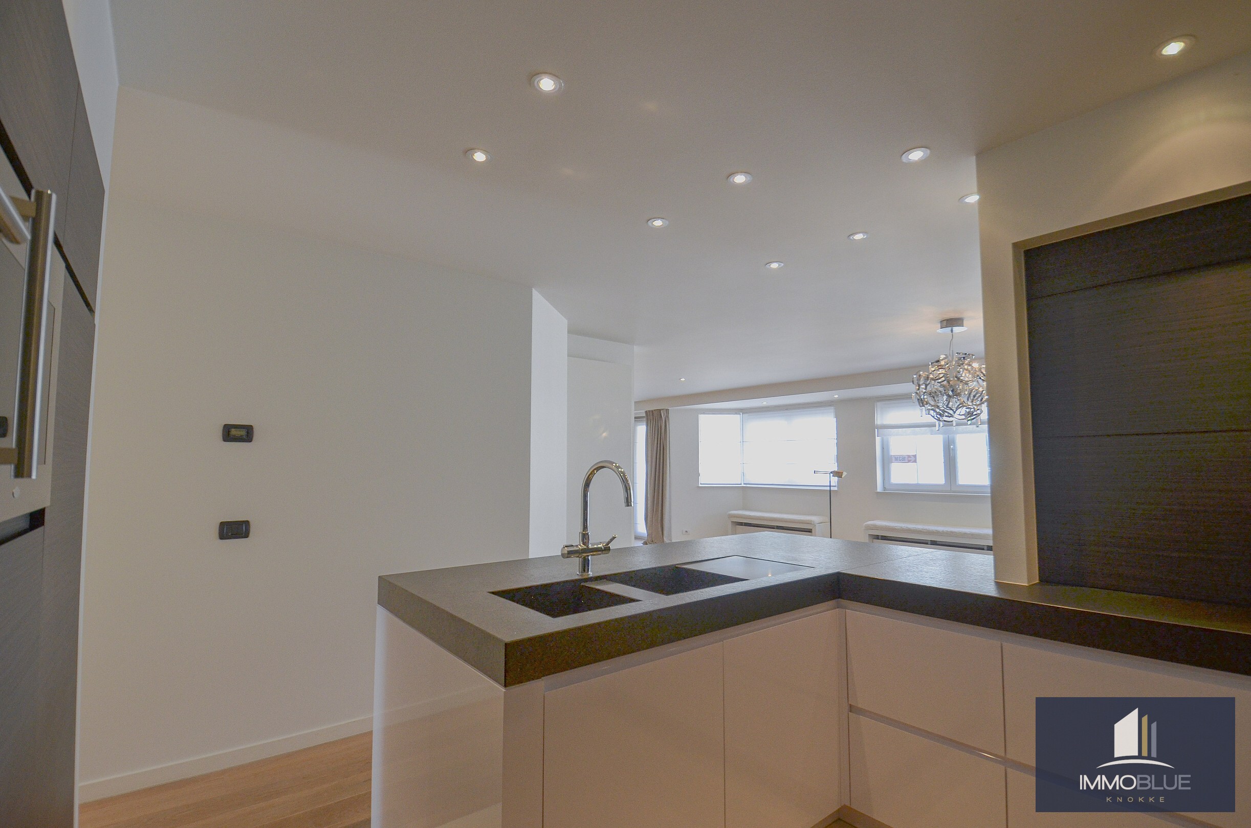 Topaanbieding – Uitzonderlijk ruim appartement gelegen in een stijlvolle residentie. 