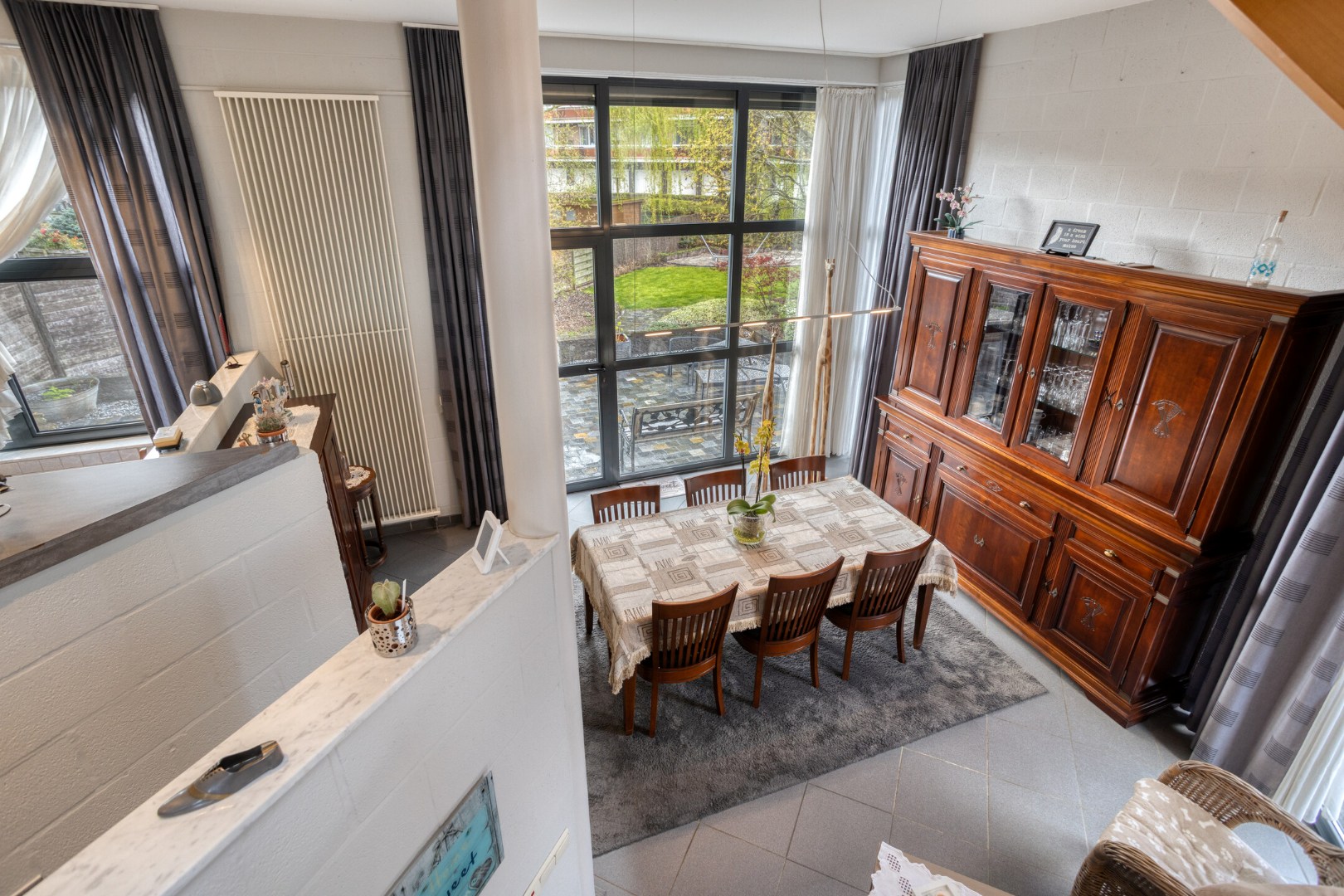 Instapklare halfopen bebouwing met 3 slaapkamers, tuin, terras en 2 carports in Kessel-Lo! – EPC 166 kWh/m² - bewoonbare opp. 146 m² 