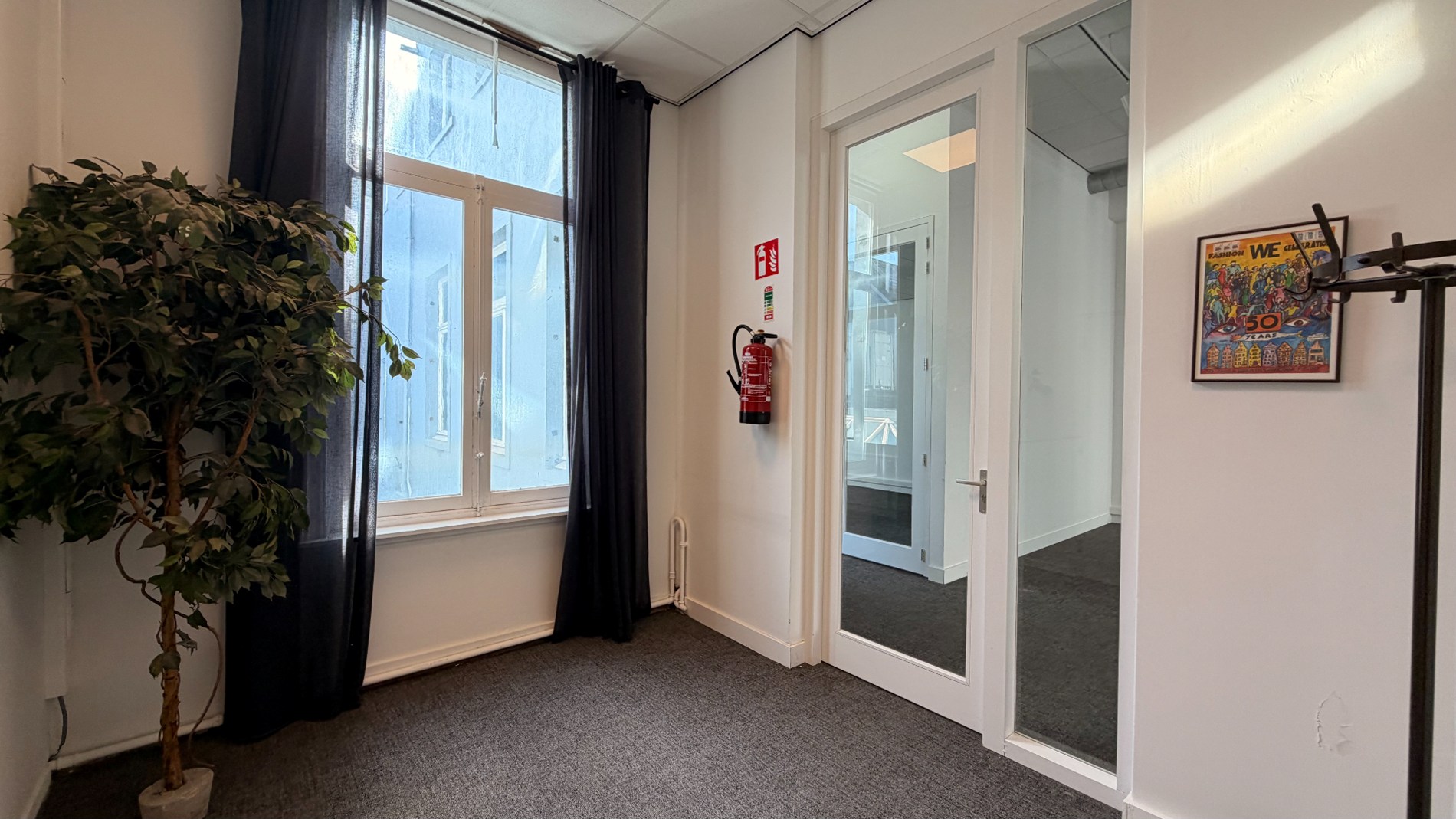 Kantoorruimte te huur in herenwoning aan Meir in Antwerpen