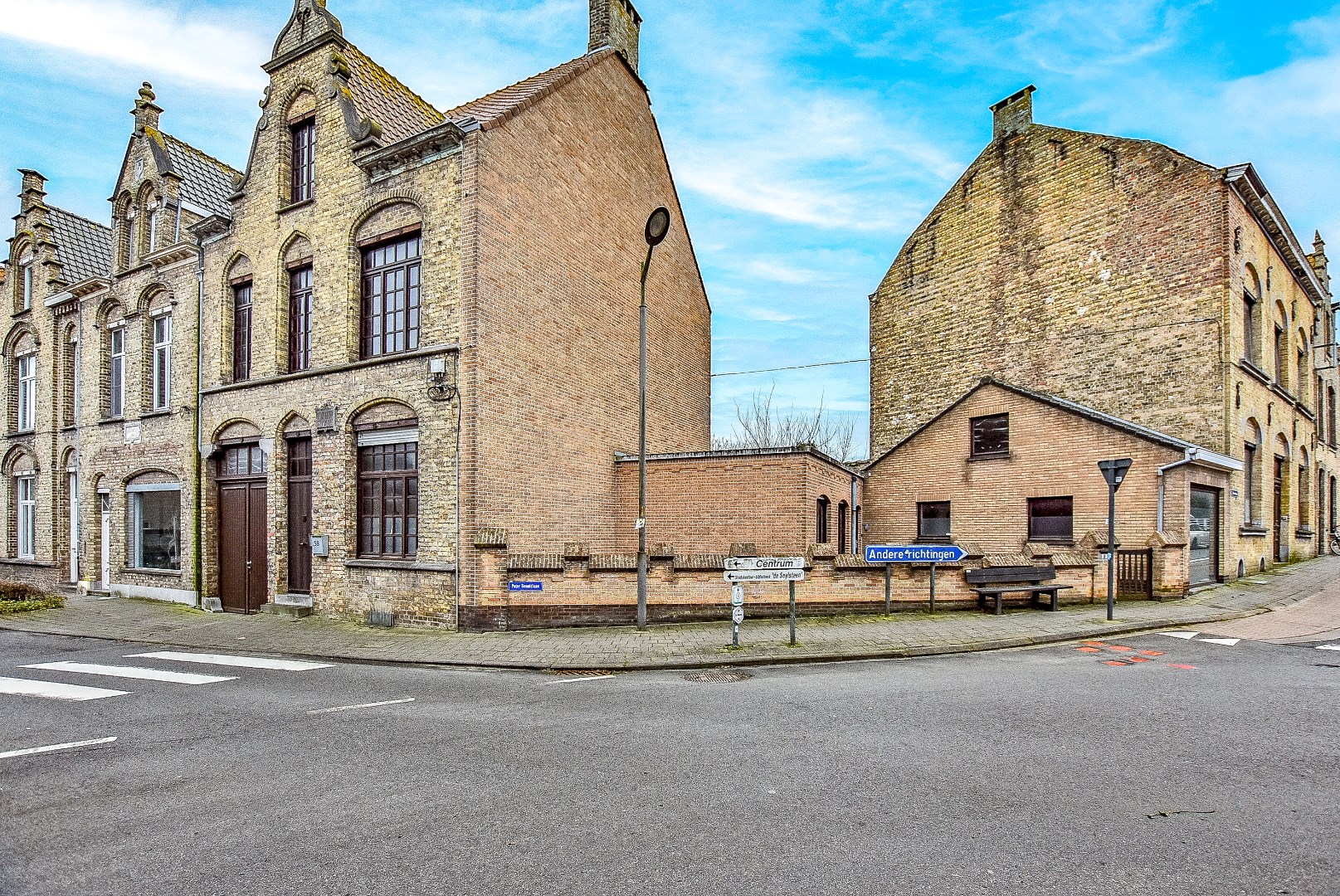 2 naastliggende woningen te koop hartje Veurne! 