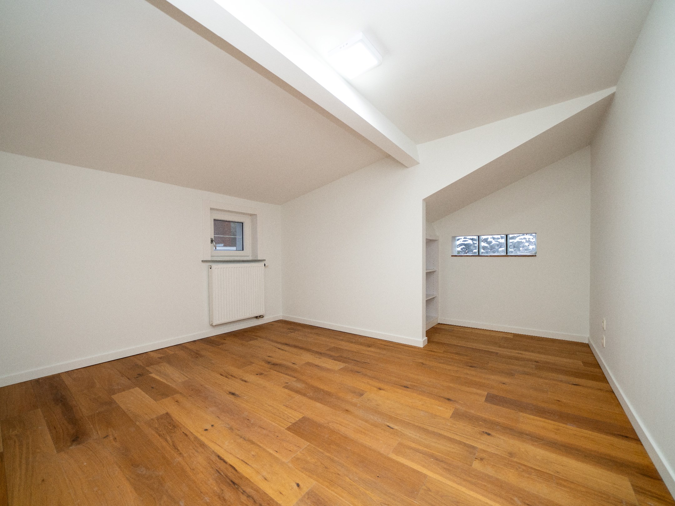 Recent gerenoveerde woning met 4 kamers en 2 badkamers 