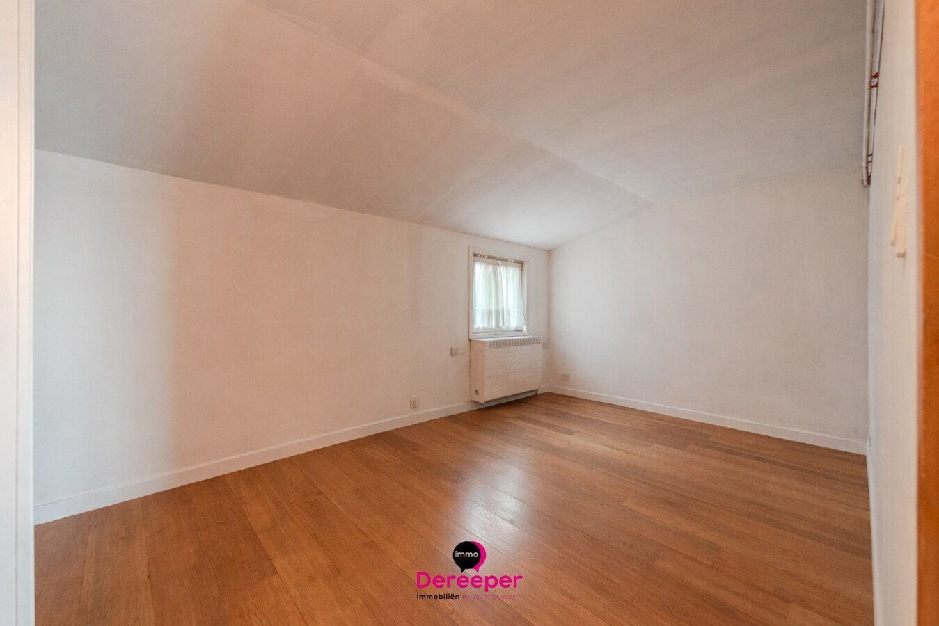 Interessant renovatieproject met twee woningen op 955 m² in Gistel 