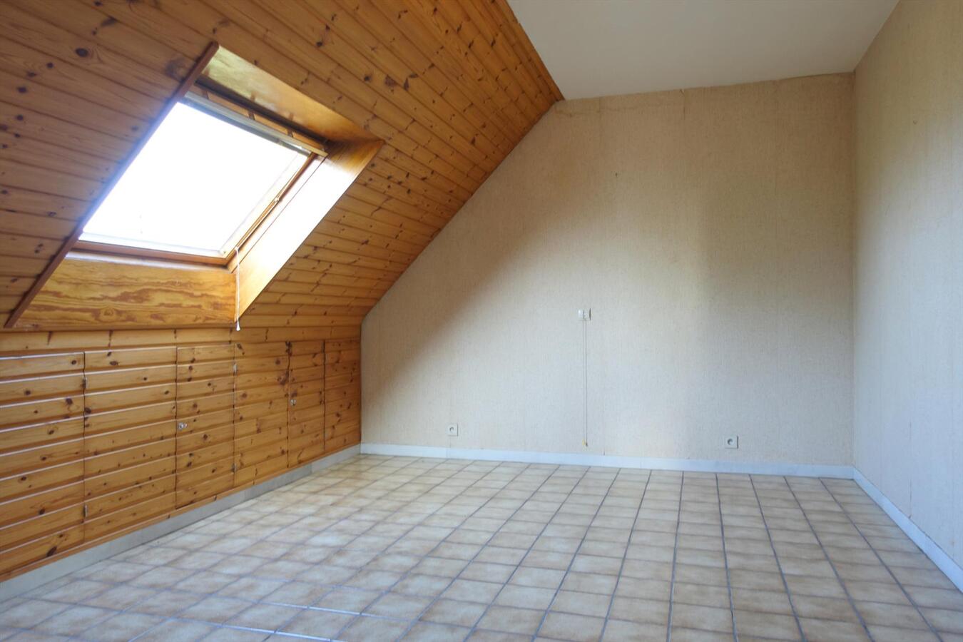 Rustig gelegen villa met garage 