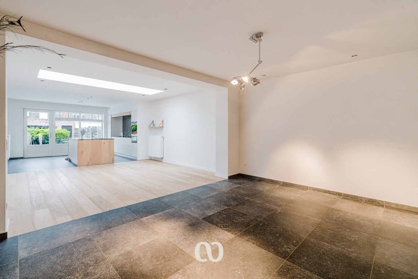 Gezinswoning met 4 slaapkamers, tuin en garage in het centrum van Oudenaarde 