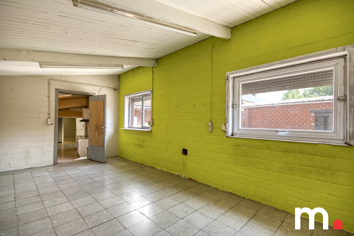 Charmante en ruime woning met grote tuin op 1.218 m² in het gezellige Lendelede met LOODS ! 