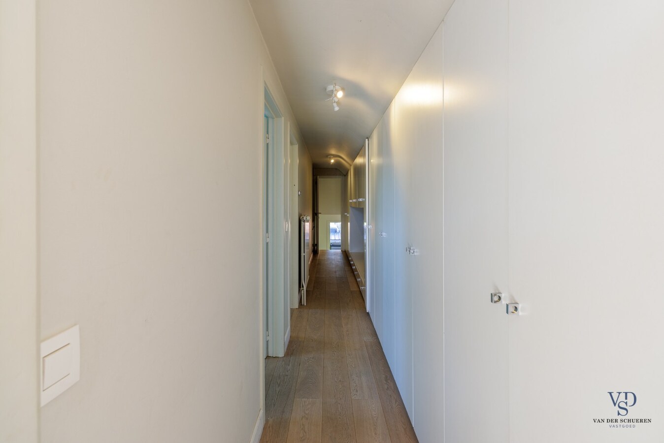 Tijdloze villa met zicht op groen. 