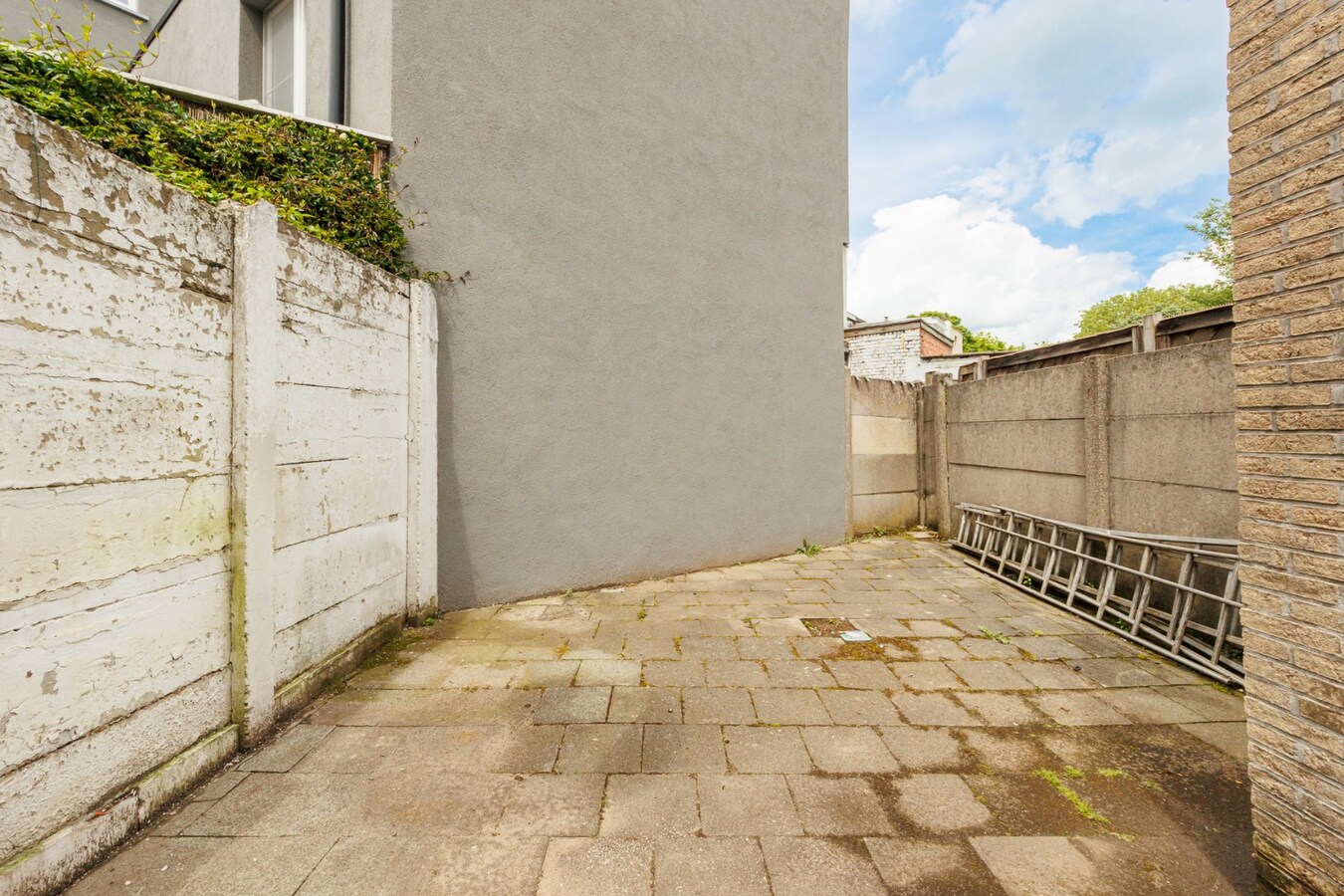 Te renoveren woning met 3 slpk en stadstuin te Hoboken! 