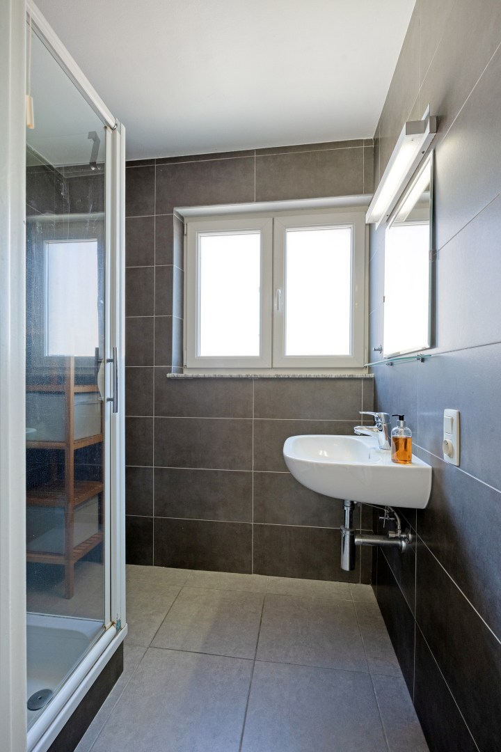 Rustig gelegen appartement met 2 slaapkamers, terras en kelder vlakbij Leuven - EPC 240kWh/m² - bewoonbare oppervlakte 70 m² 