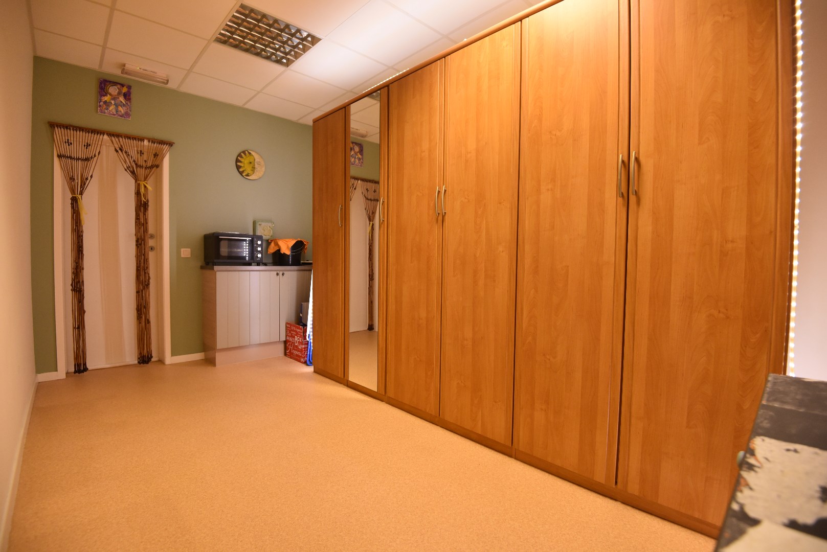 Volumineuze (9 slpks) multifunctionele woning te centrum Lembeke 