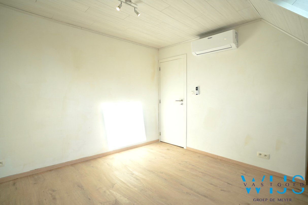 Volledig gerenoveerd woonhuis voor de brug van Zelzate ! 