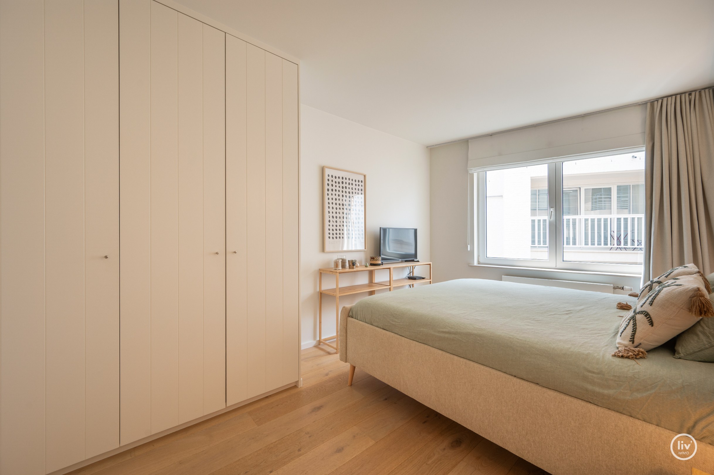 Prachtig gerenoveerd 1 slaapkamer appartement centraal gelegen in een rustige zijstraat van de Zoutelaan te Knokke. 