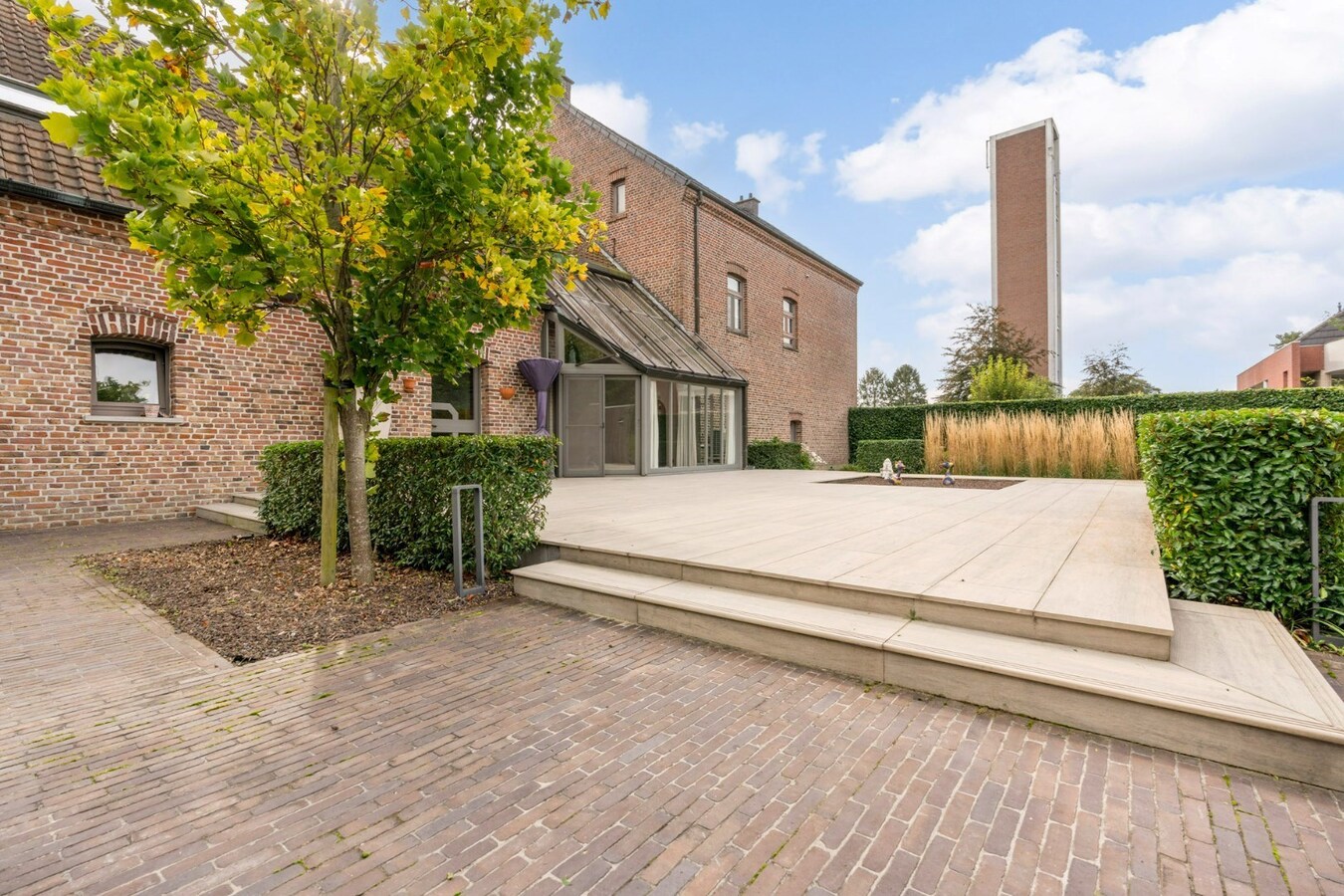 Luxe herenhuis met praktijkruimte in Niel-bij-As 
