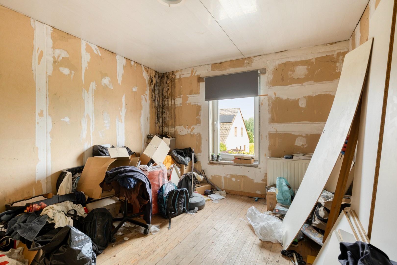 Halfopen bebouwing met 5 ruime slaapkamers, 2 badkamers, garage en tuin in Holsbeek – bewoonbare oppervlakte 214m² 
