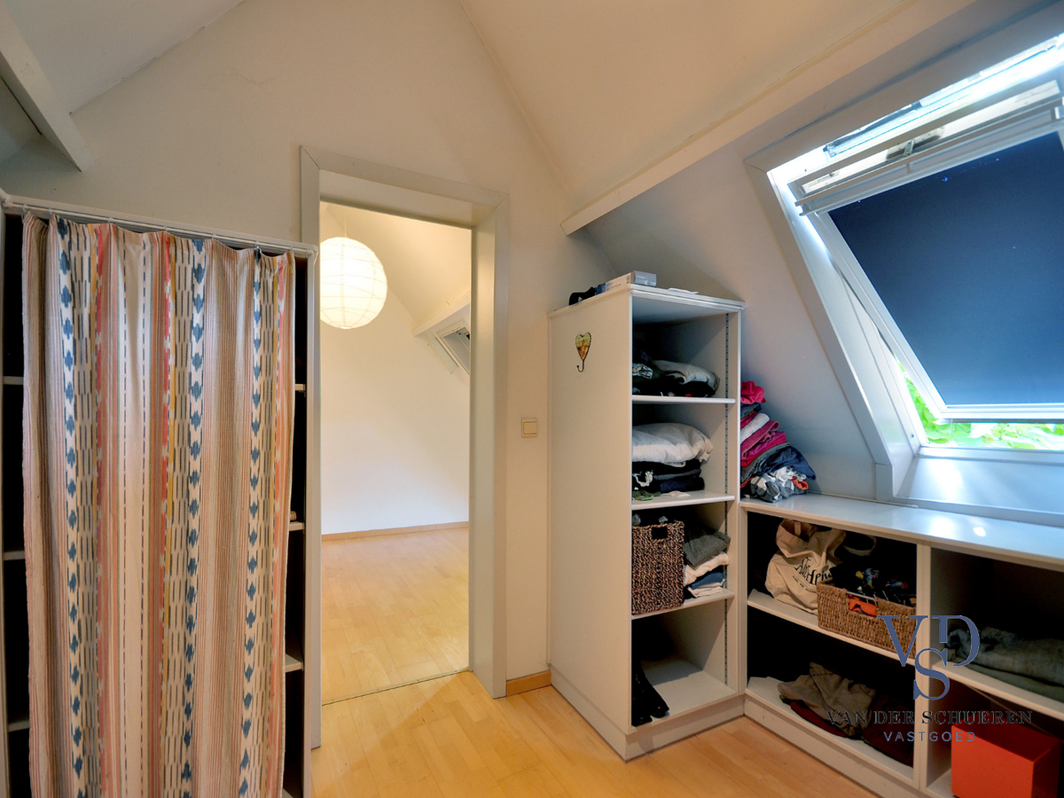 Idyllische woning met schuur. Uitzonderlijk gelegen. 