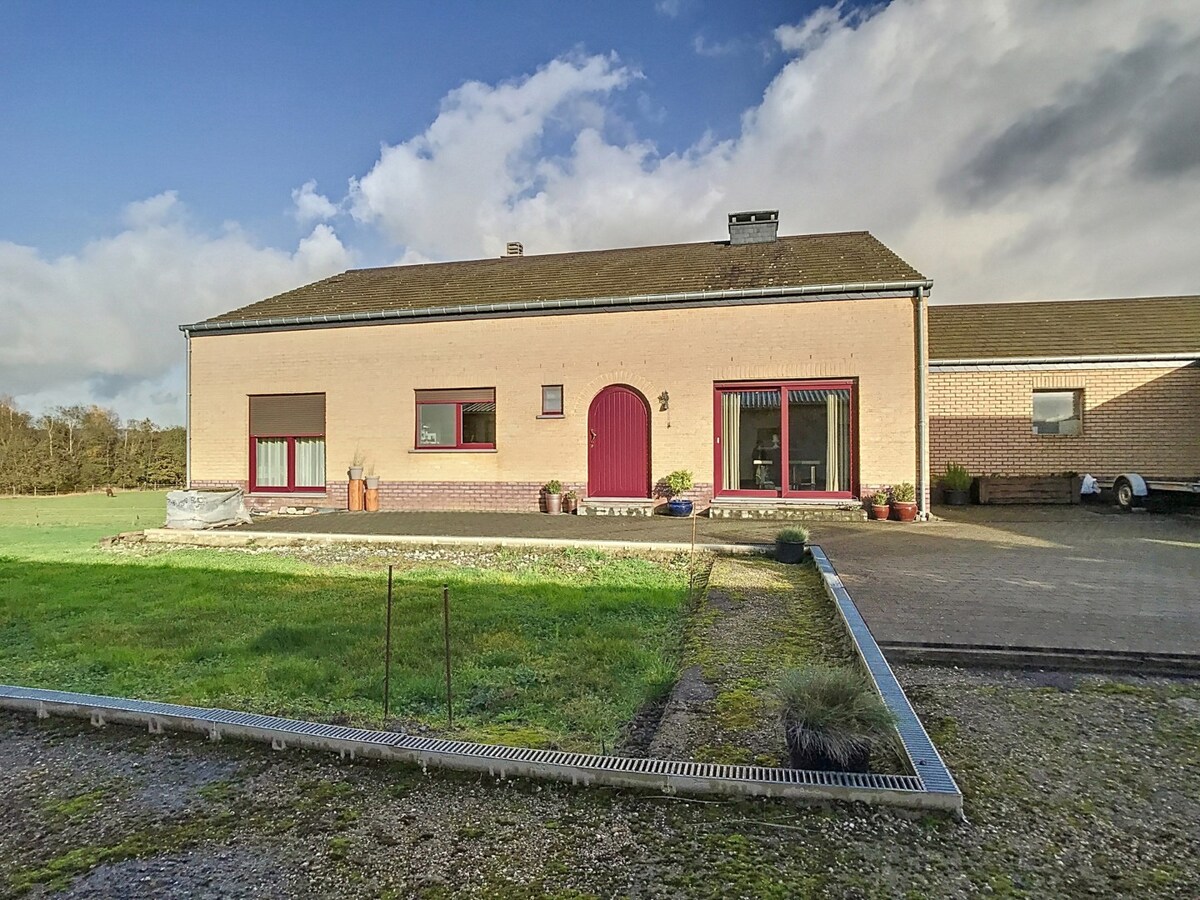 Paardeneigendom met villa, luxe en comfort in Harzé/Aywaille op ca.8,5ha 