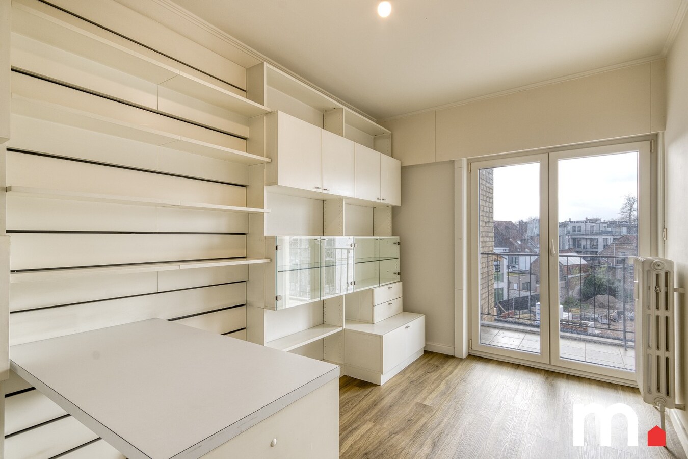 Ruim 2 slaapkamer appartement met terras te Kortrijk ! LOOFSTRAAT ! 