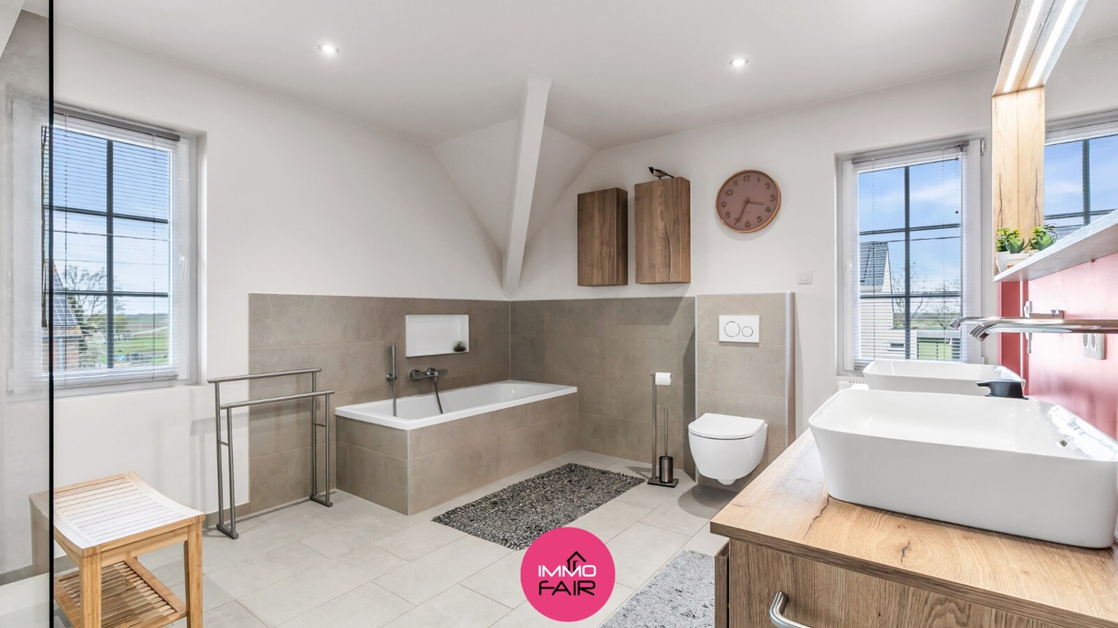 Vrijstaande woning op royaal perceel met panoramisch uitzicht, vlakbij Maastricht 