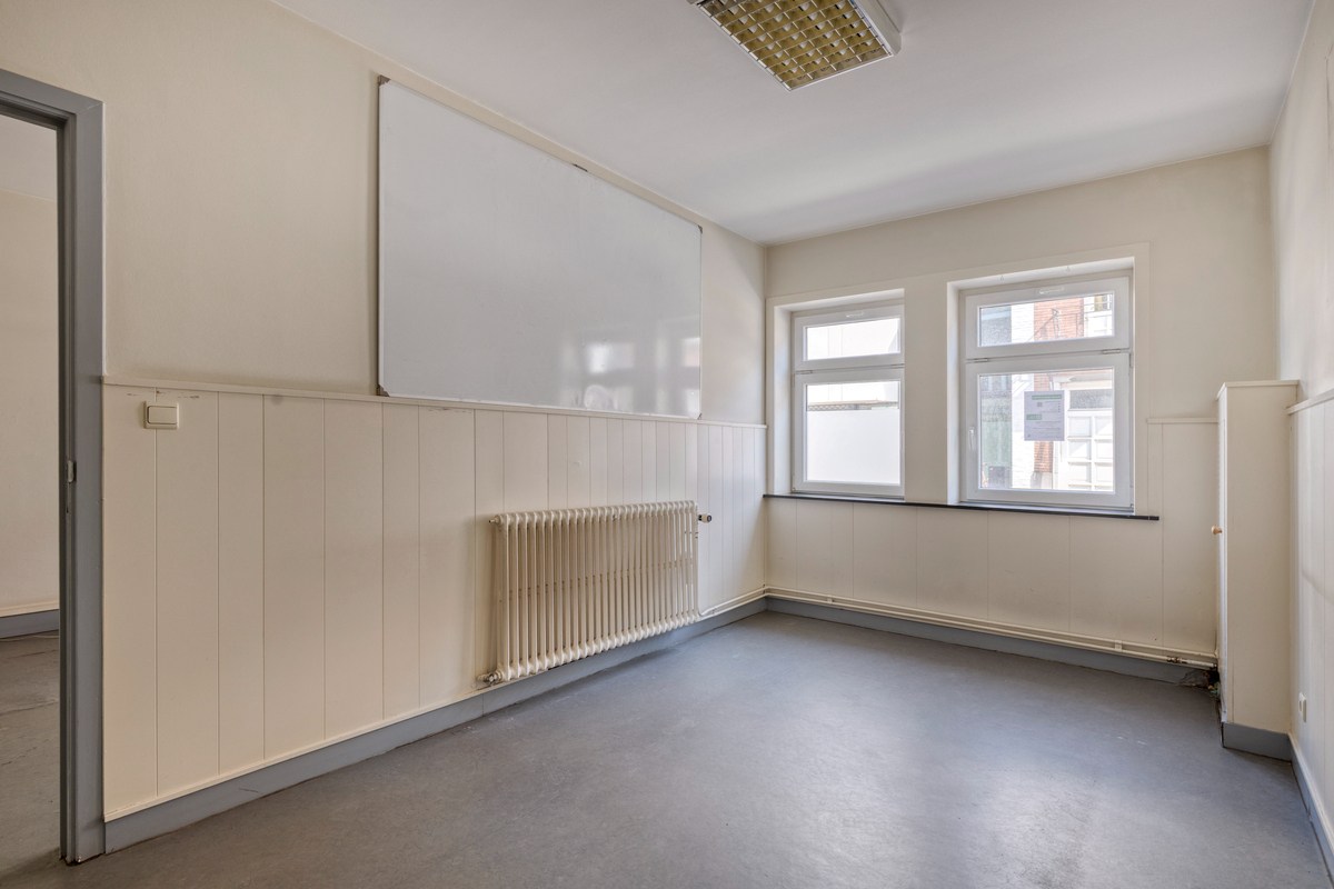 Multifunctioneel gebouw in het centrum van Merchtem. 