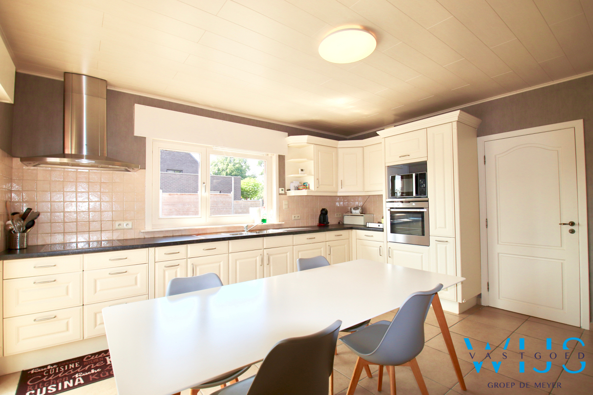 Instapklaar woonhuis op een prachtige ligging te Ertvelde ! 