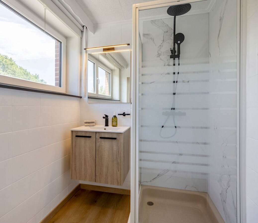 Ruime instapklare woning met 4 slaapkamers, tuin en garage. 