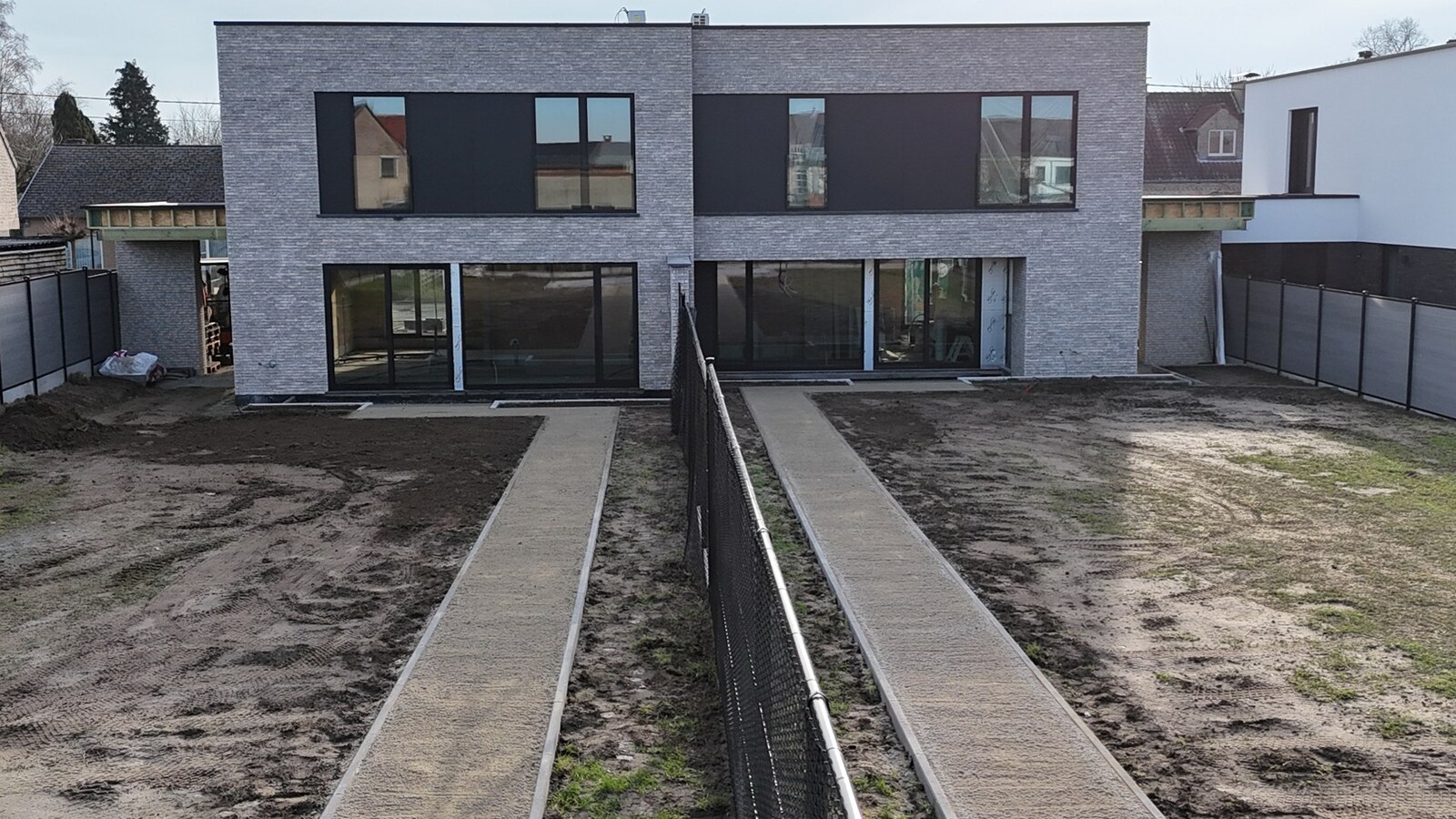 EXCLUSIEVE ENERGIEARME NIEUWBOUWWONGINGEN MET 4 SLAAPKAMERS, TUIN &amp; CARPORT IN HARTJE KERMT (HASSELT) 
