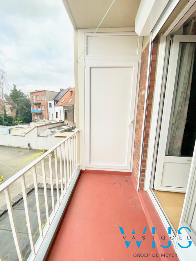 Instapklaar 2 slaapkamerappartement met terras te Wondelgem ! 