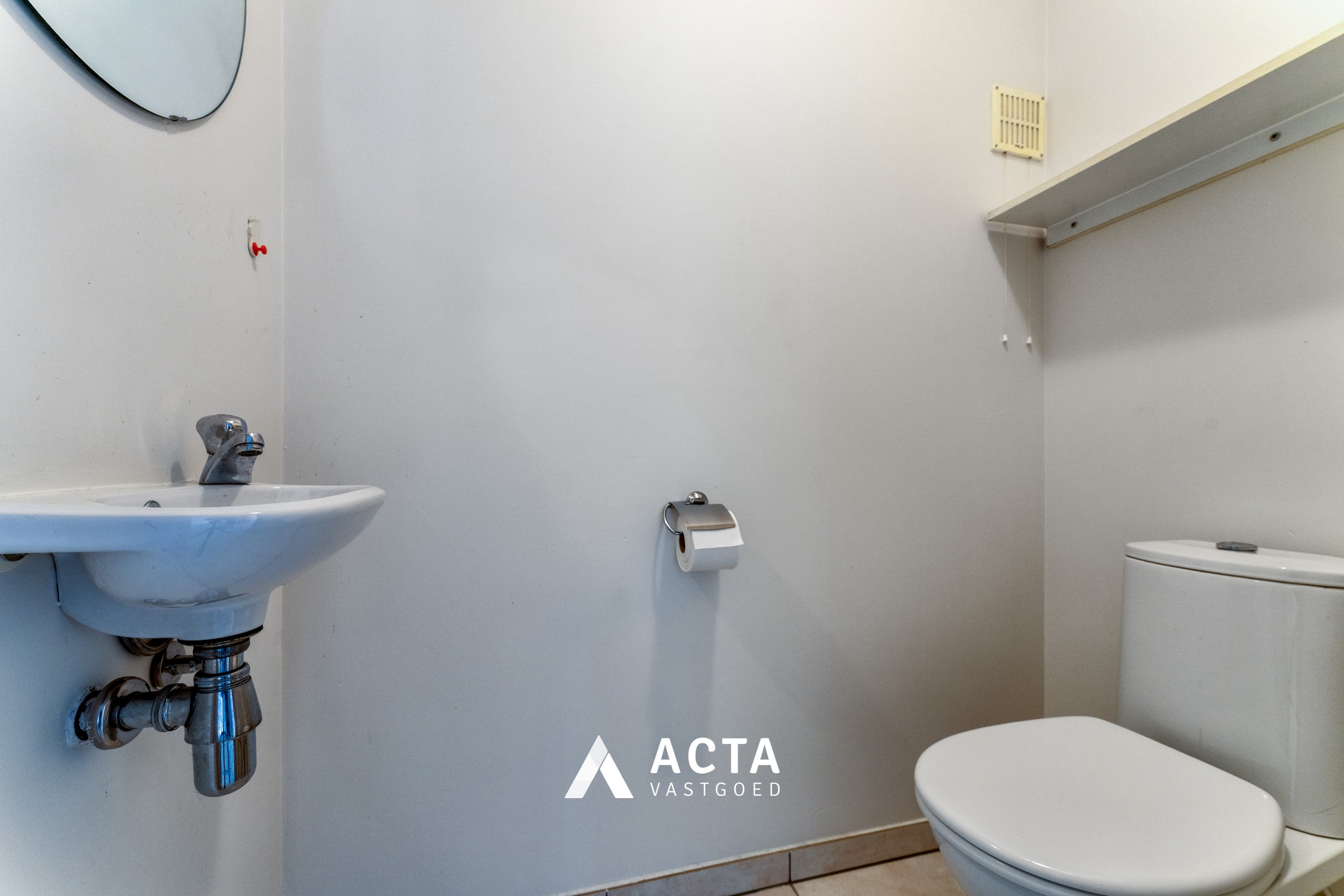 Instapklaar hoekappartement in rustige wijk 