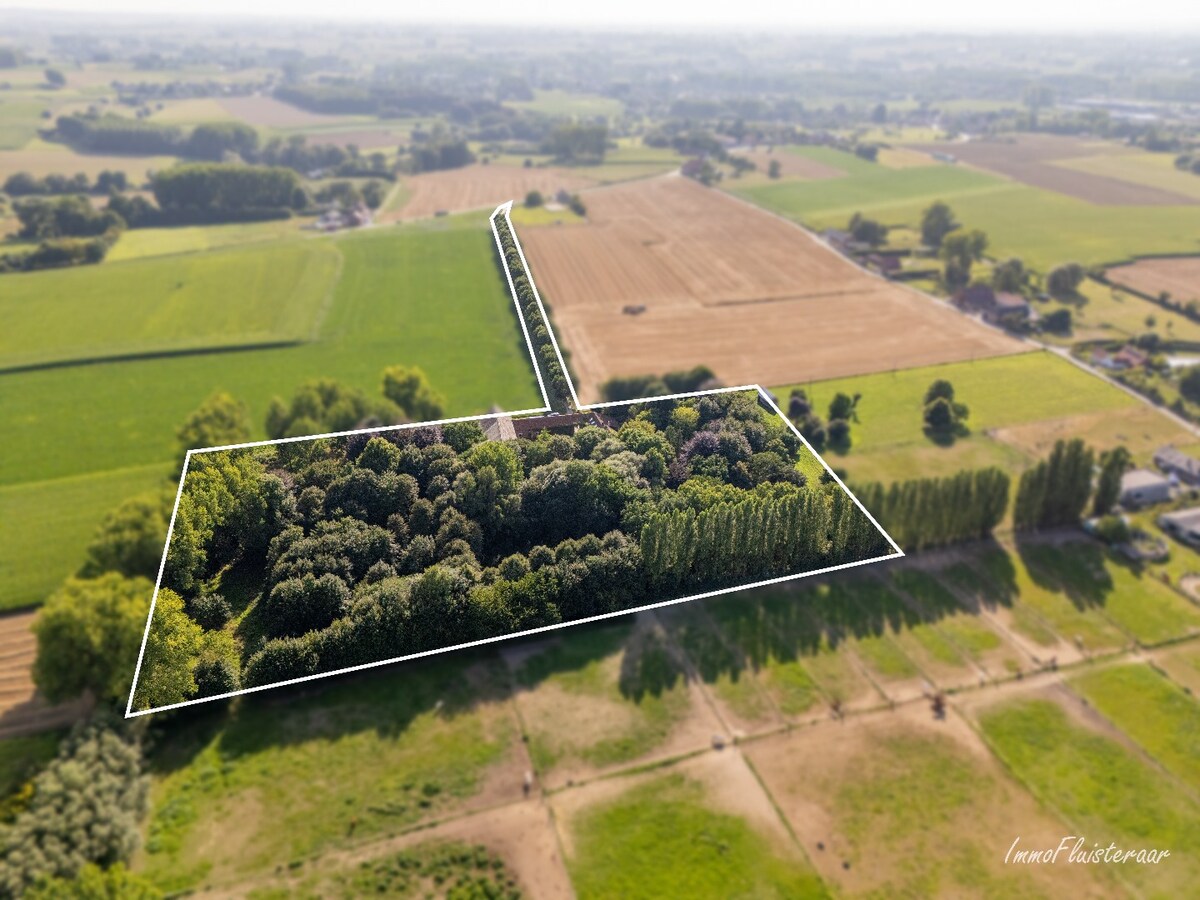 Unieke vierkantshoeve op een landelijke locatie op ca. 3 ha te Herne. 