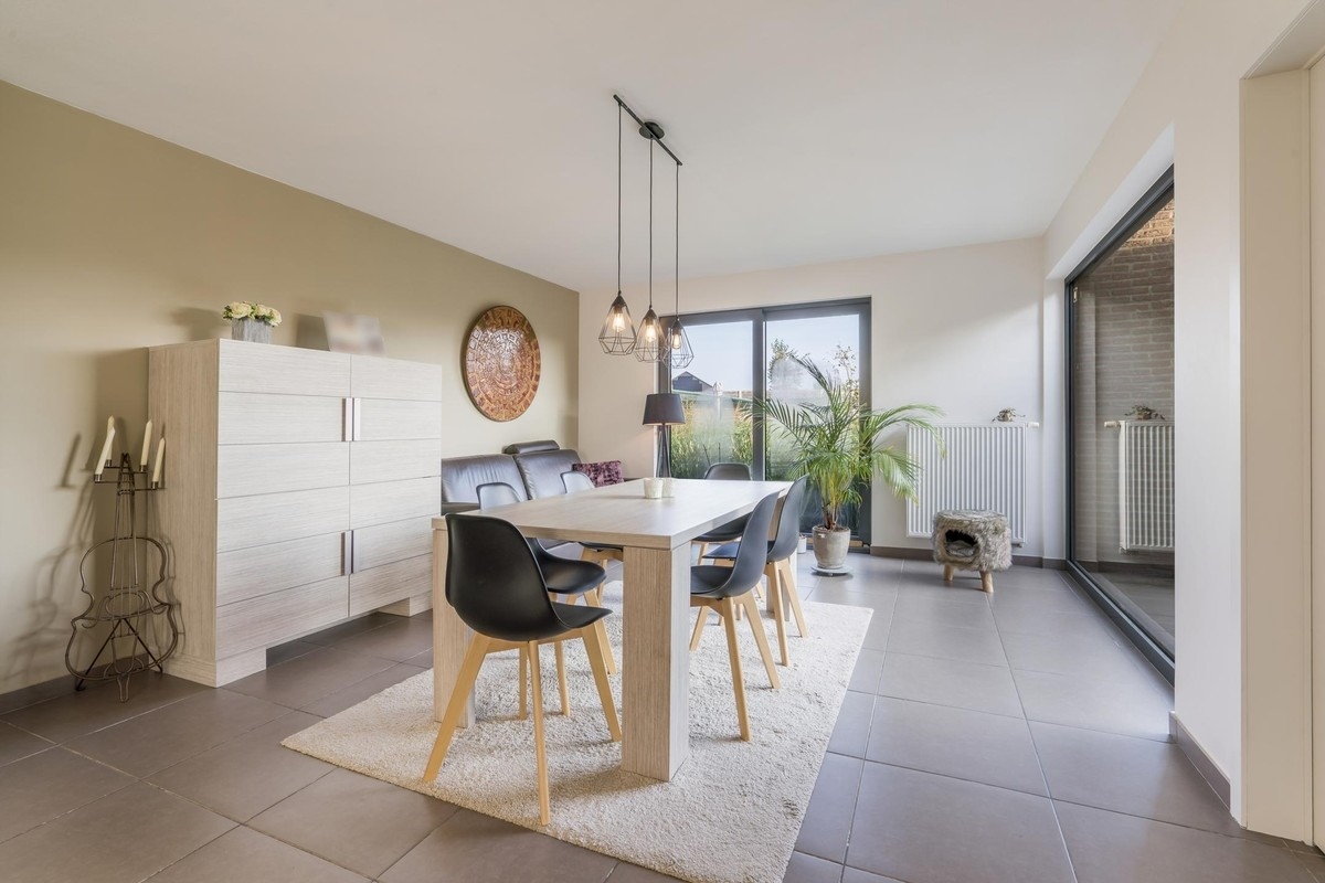 Rustig gelegen gezinswoning met tuin, garage &amp; oprit - Maldegem 