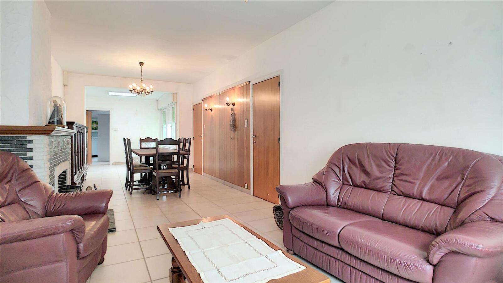 Goed gelegen, op te frissen gezinswoning - Heist 