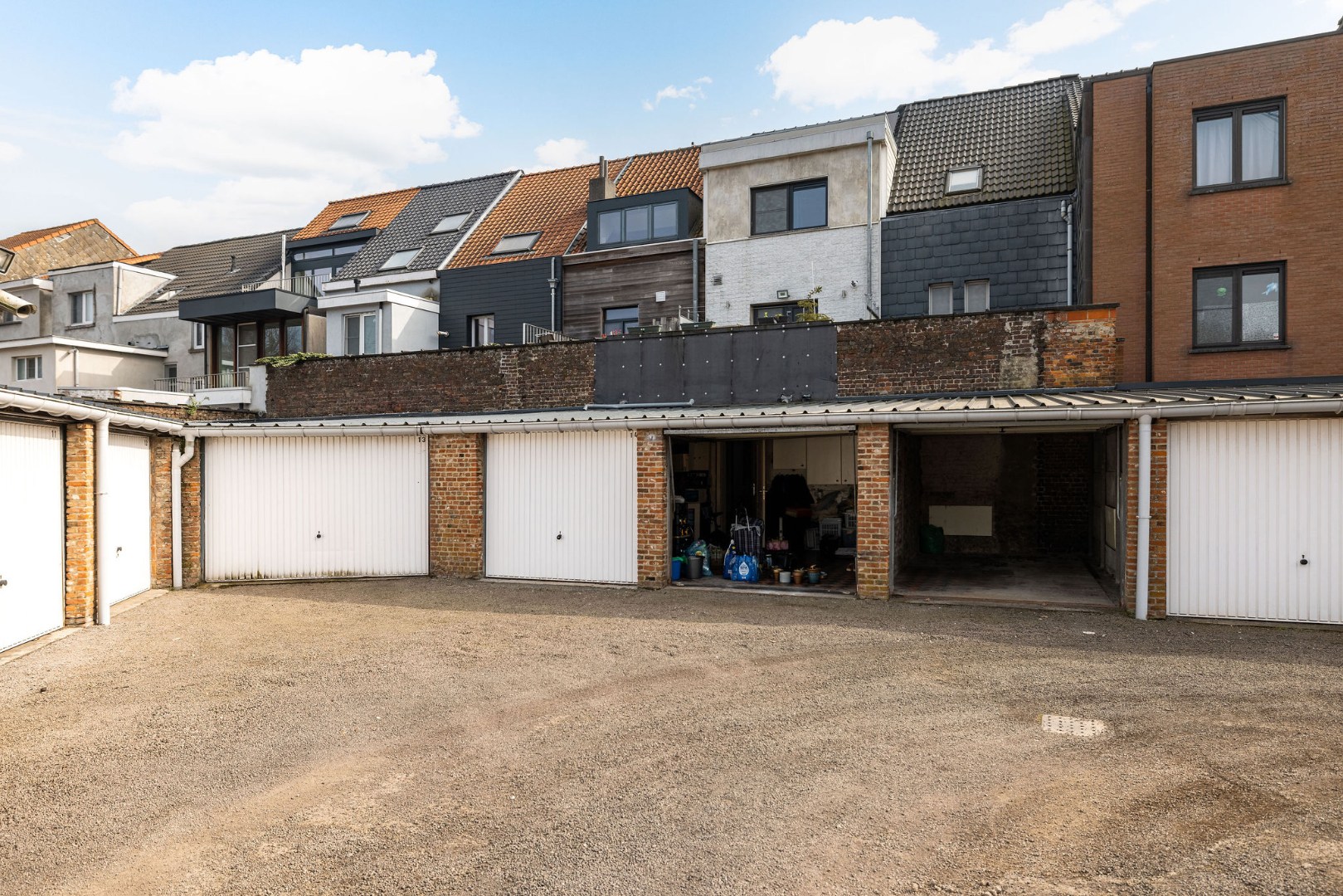 Hoogwaardig gerenoveerde stadswoning met 4 slaapkamers en zuidgericht dakterras 