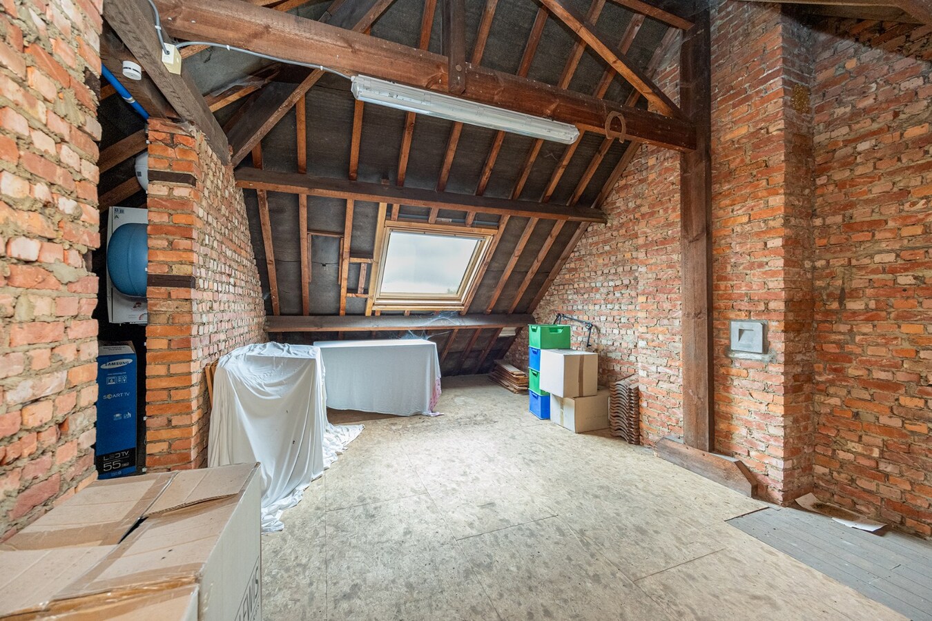 HOB met 3 slpk, garage en tuin nabij Schoten centrum! 