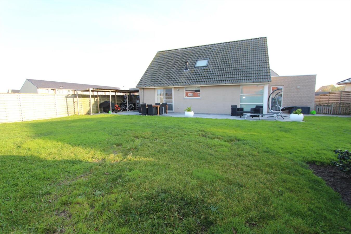 Alleenstaande woning met 5 slaapkamers te Koekelare 