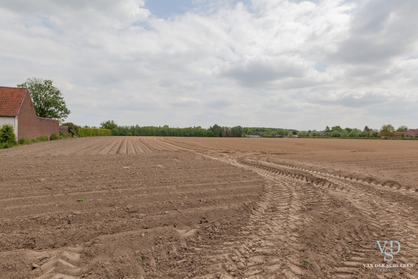 Landelijk wonen  (op gelijkvloers). 